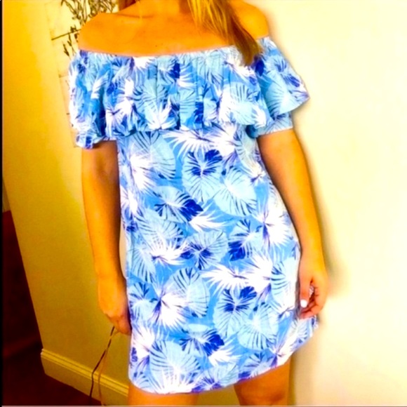 Mustard Seed Dresses & Skirts - Mustard Seed off the shoulder tropical palm dress